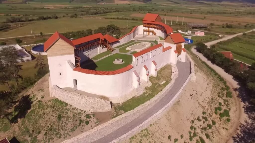 Cetatea Feldioara -Expoziție de mozaic în perioada 16 septembrie-15 octombrie 2023