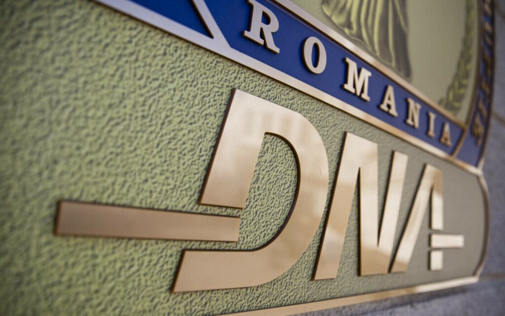DNA anchetează  doi inspectori ANAF pentru luare de mită!