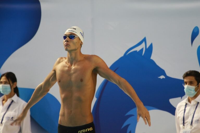 David Popovici, nominalizat de LEN pentru titlul de cel mai bun înotător european al anului 2024