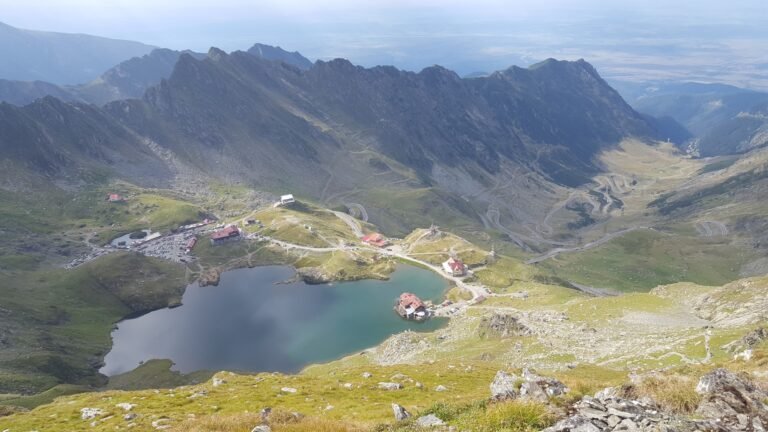 Fetiţă de 9 ani, găsită inconştientă la Bâlea Lac! Salvare dramatică cu elicopterul SMURD