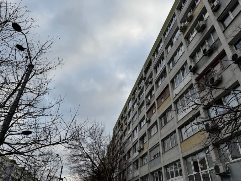 Gata cu dârdâiala! Bujduveanu promite că bucureștenii din Ștefan cel Mare, Dacia, Obor și Floreasca vor avea apă caldă și căldură la robinet