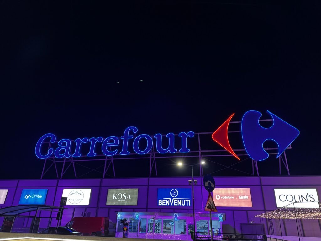 Alertă alimentară: Produs retras din magazinele Carrefour din cauza unei bacterii periculoase