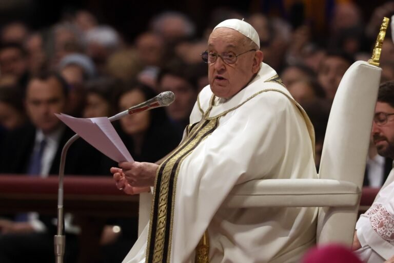 Papa Francisc a murit! Mesajul Premierului Marcel Ciolacu