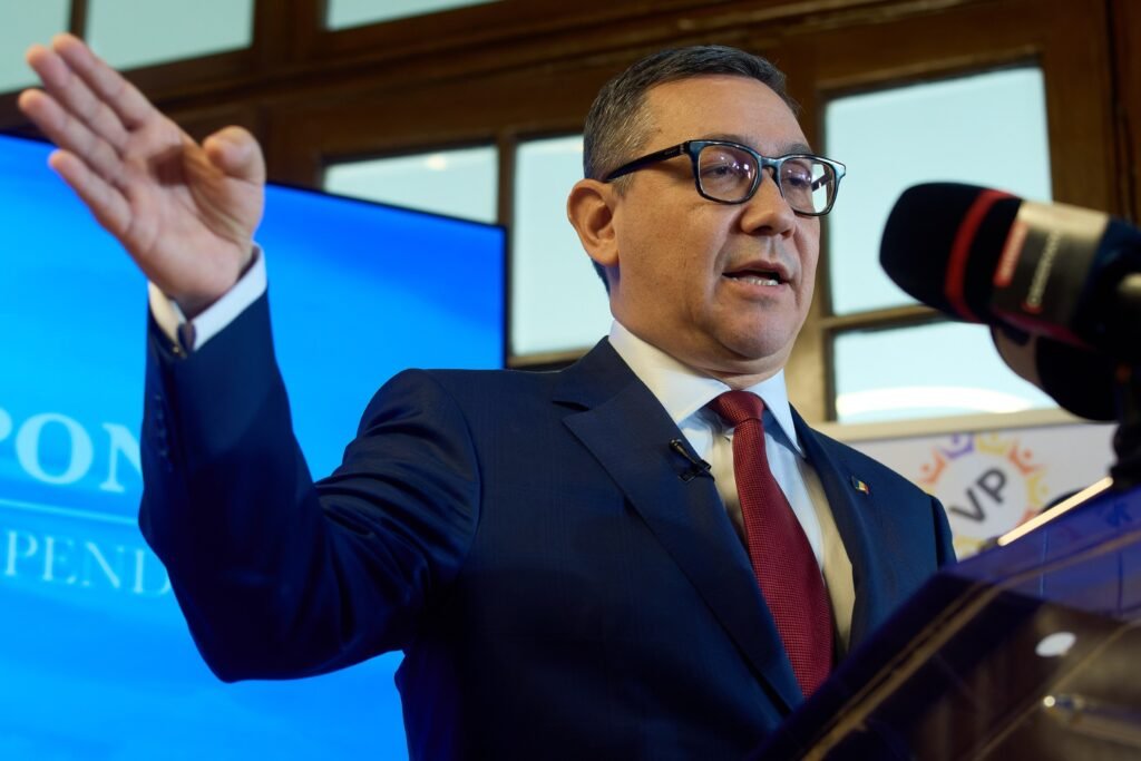 Victor Ponta, prima apariție în public alături de noua sa prietenă