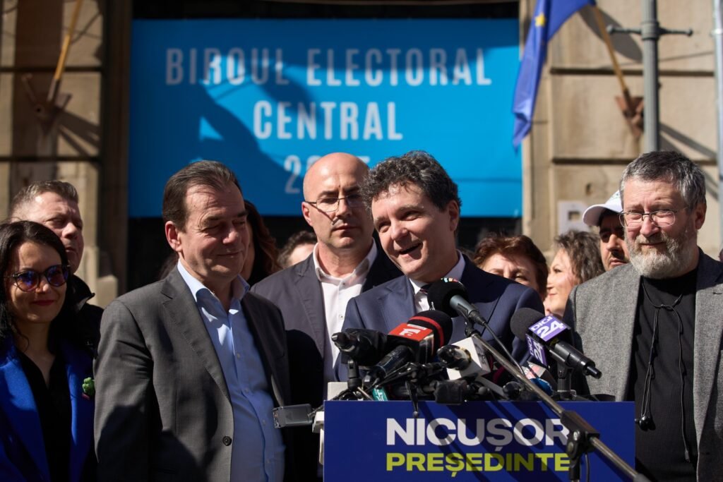 BEC nu ar fi de acord ca USR să promoveze imaginea lui Nicușor Dan!