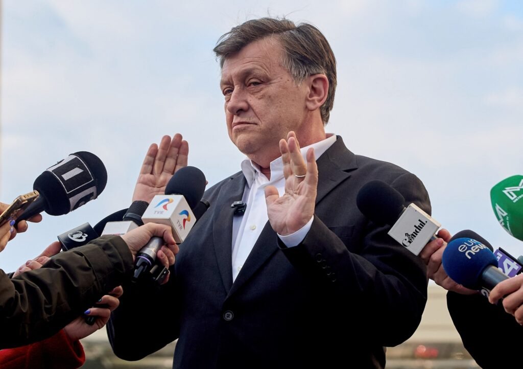 Fostul candidat Crin Antonescu, replică dură pentru actualul Președinte al României