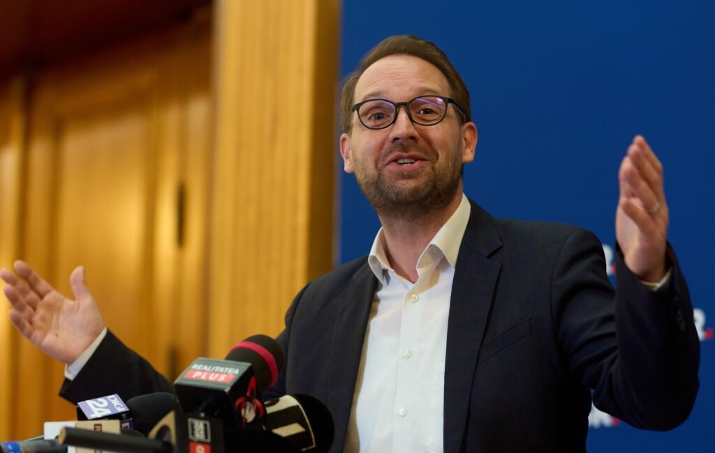 Care sunt numele USR pentru Guvern?