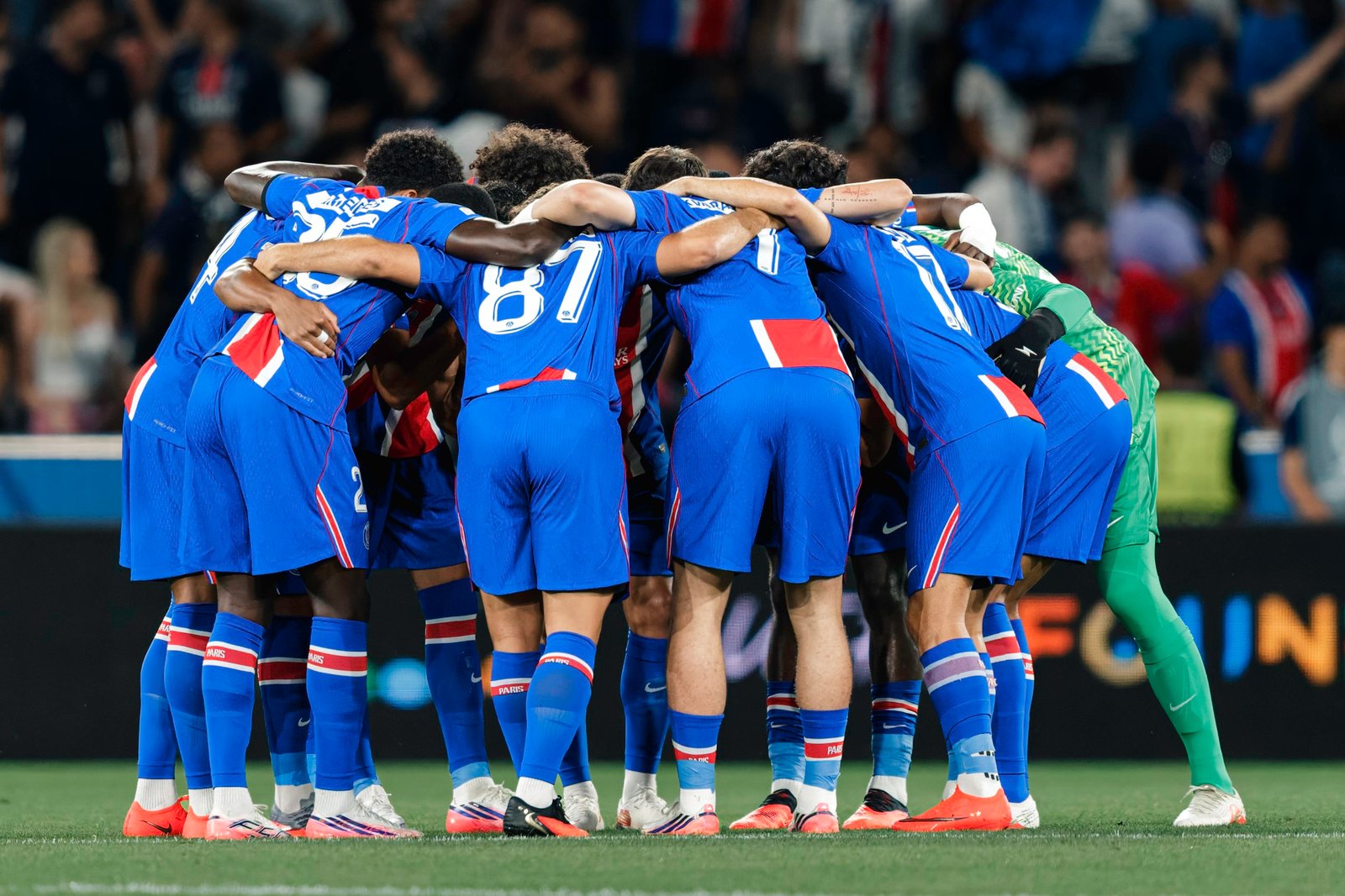 PSG a învins Barcelona cu 4-2 într-un meci cu șase goluri
