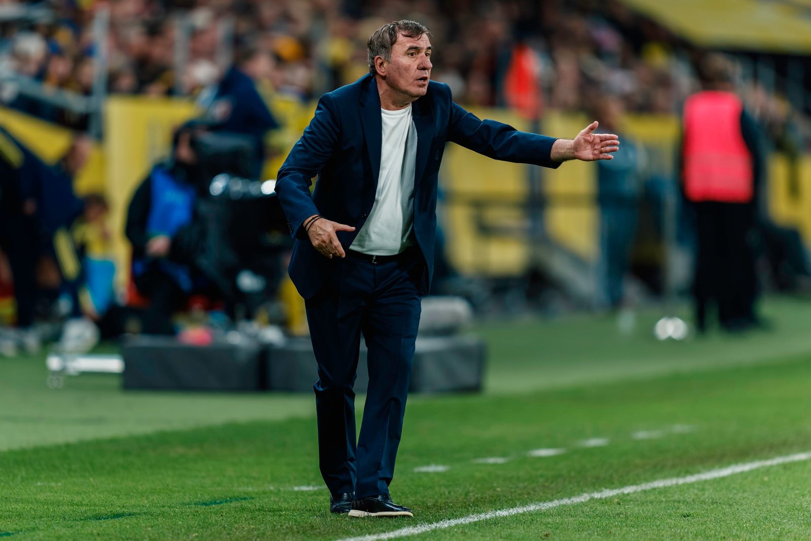 Hagi pregătește schimbări importante pentru meciul României cu Polonia